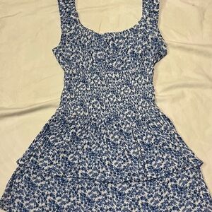 Blue Floral Prairie Women's Dress size Jrs Medium